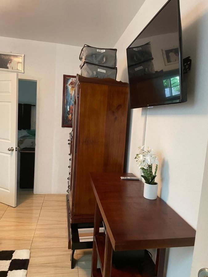 Centrally Located Room - 5 Порт-Антоніо Екстер'єр фото